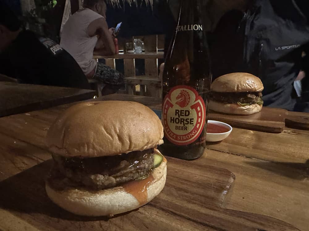 Big Belly Siargao comer