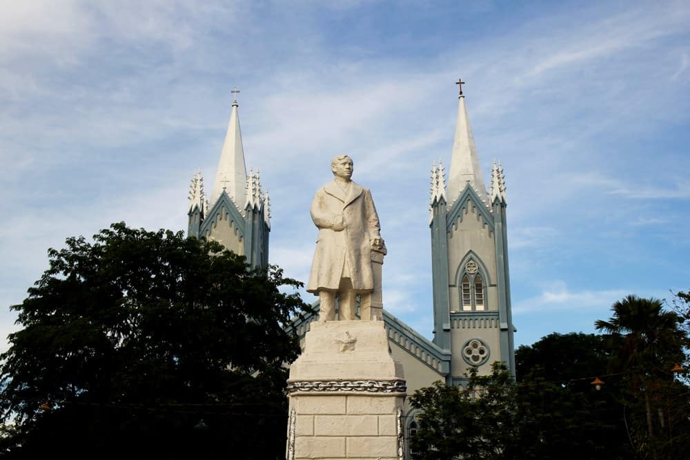 Ver la catedral, algo que hacer en Puerto Princesa