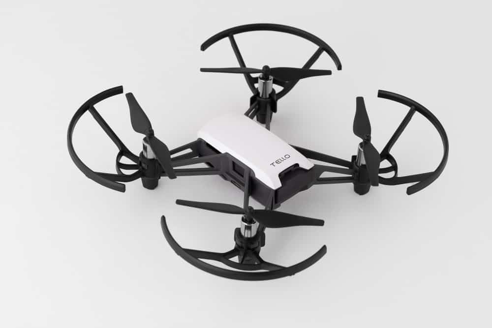 DJI Tello dron barato plegable para viajar fácil de usar