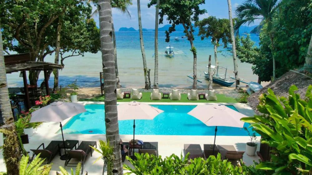 Last Frontier Beach Resort El Nido piscina