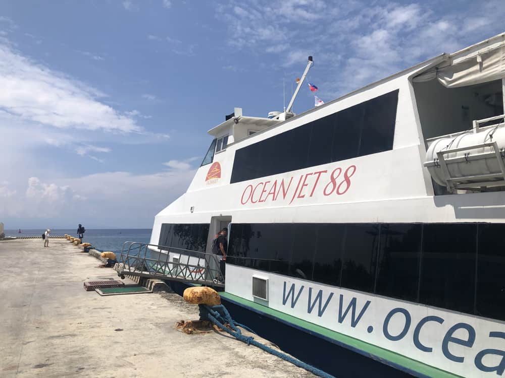 barcos llegar Loboc